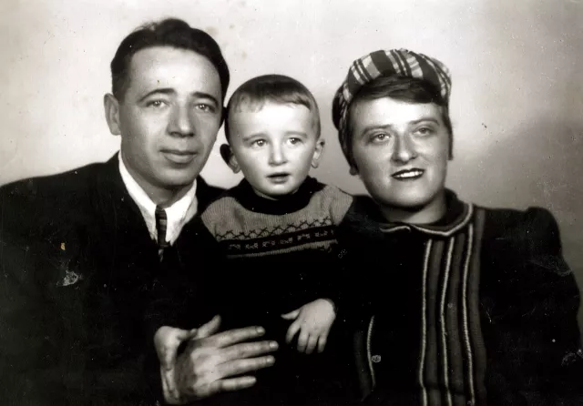 Lilya, Kushel and Lyonya Finberg