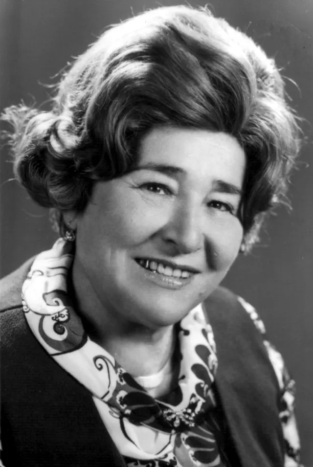 Jozsef Faludi's cousin Amal Mahr Jozsef Faludi's cousin Amal Mahr