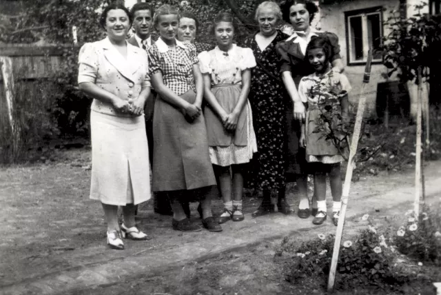 Preisz Györgyné az anyai rokonsággal