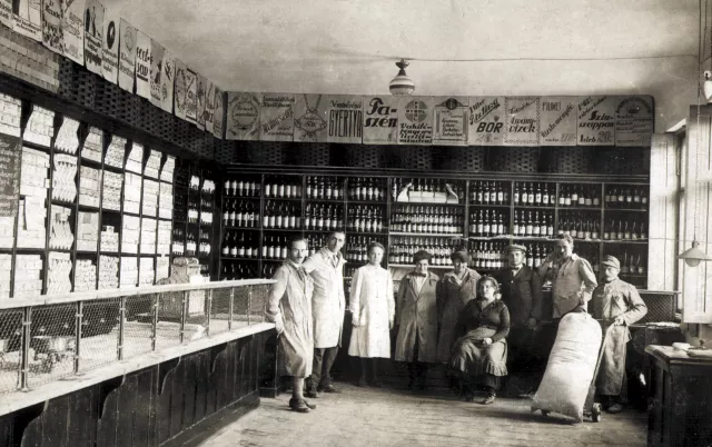 Farkas Miklós a munkatársaival