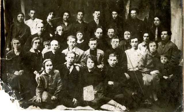 Meyer Goldstein's mother Sonya Voskova, aunt Golda, and other craft workers