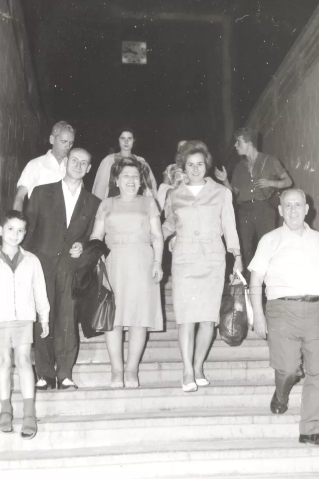 Deniz Nahmias with relatives from Mexico