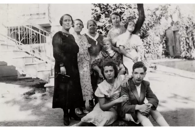 The visit of my grandmother Doudou Beza's niece from Skopje