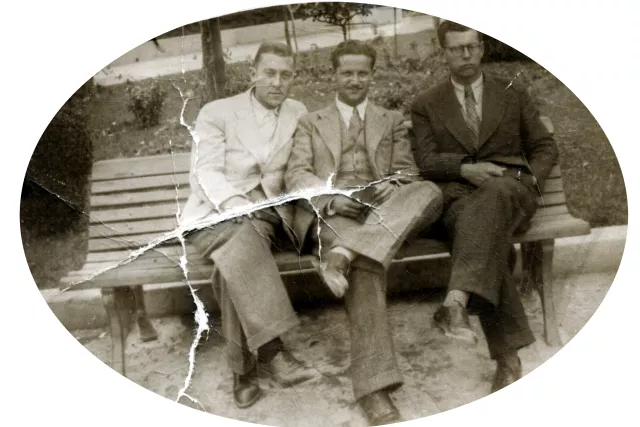 Maurice Leon with his brother Jacque Leon and Grigoris Giakos Maurice Leon with his brother Jacque Leon and Grigoris Giakos