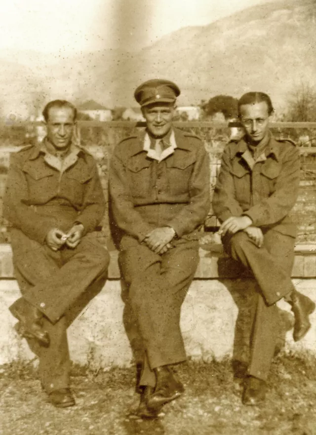 Mario Modiano with a British officer and unit commander in the army