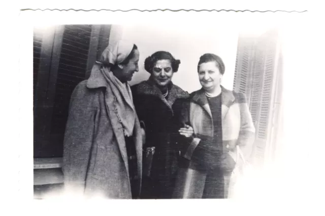 Mitsa Abravanel with her sister and a friend Mitsa Abravanel with her sister and a friend