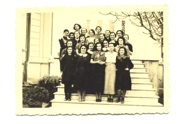 Renee Molho with her schoolmates Renee Molho with her schoolmates