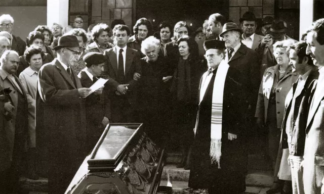 Hana Gasic's mother Flora Montiljo at her husband, Menahem's funeral Hana Gasic's mother Flora Montiljo at her husband, Menahem's funeral