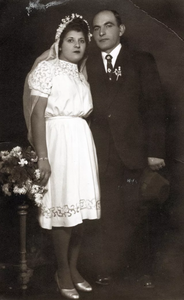 Hana Gasic's cousin on the mother's side Rahela and her husband Sumbul Katan's wedding picture Hana Gasic's cousin on the mother's side Rahela and her husband Sumbul Katan's wedding picture