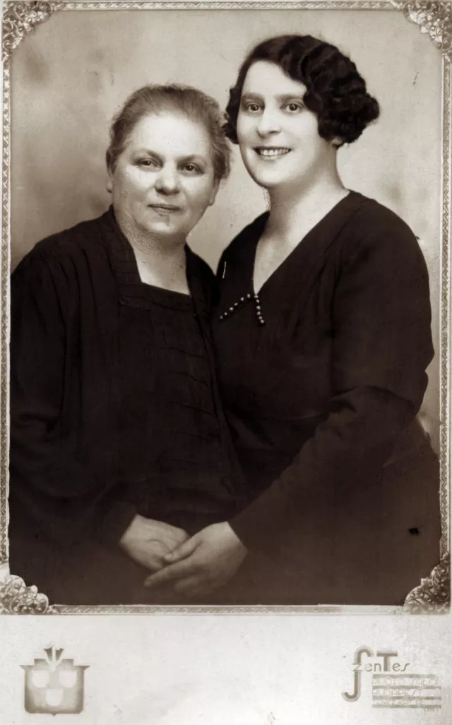 Giza Altman and Roza Altman