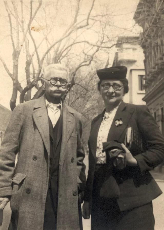 Újhelyi Sándorné apjával