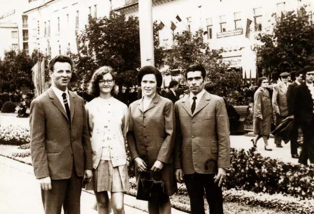 Karpelesz Leopold a legkisebb lányával, Zsuzsával