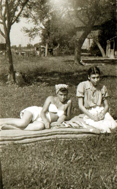 Zsuzsa  and Judit Maszler in Guzen, Germany