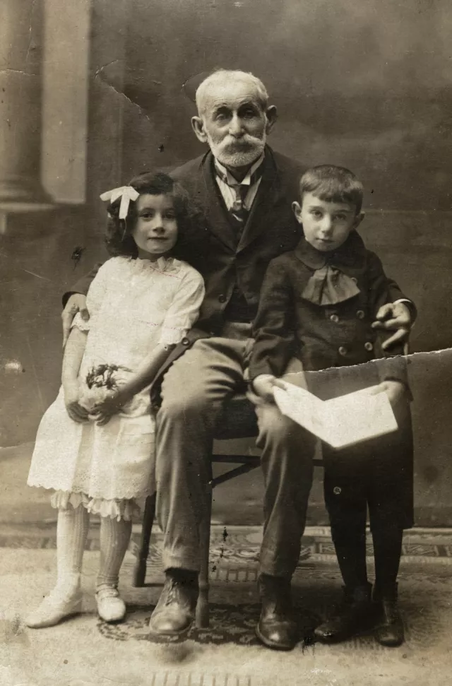 Marika Krpez's grandfather Mor Deutsch with her father Lazar Deutsch and aunt Klara Deutsch Marika Krpez's grandfather Mor Deutsch with her father Lazar Deutsch and aunt Klara Deutsch