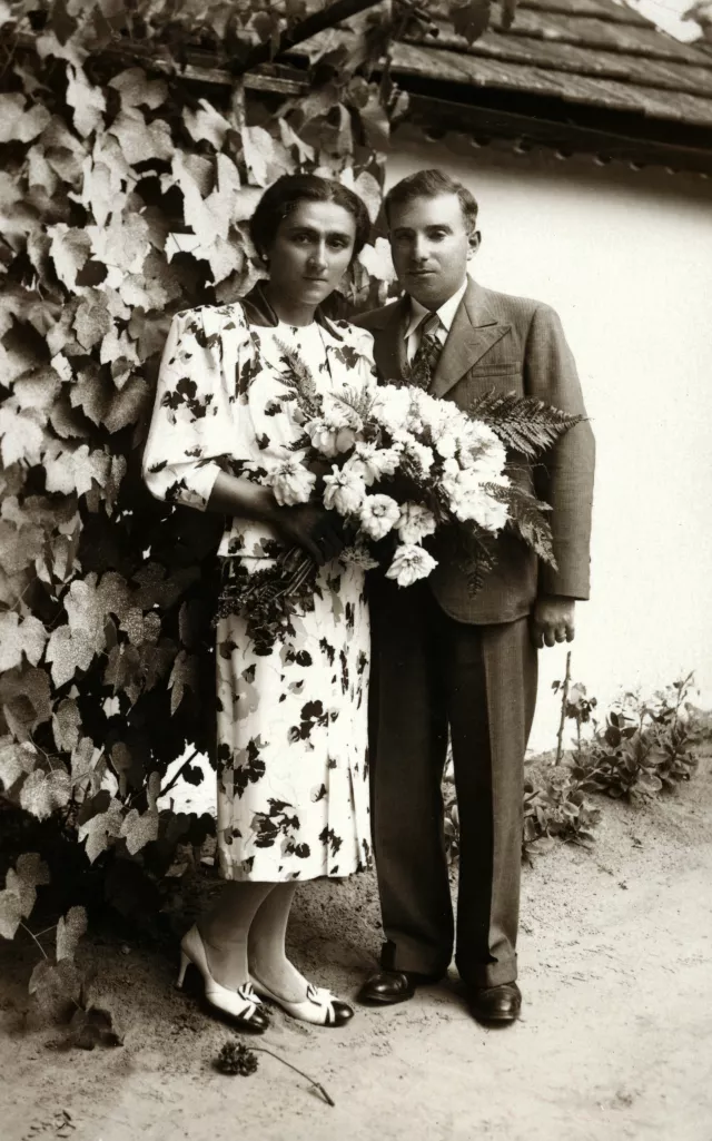 Wedding picture of Marika Krpez's parents (Lazar and Jelena Deutsch) Wedding picture of Marika Krpez's parents (Lazar and Jelena Deutsch)