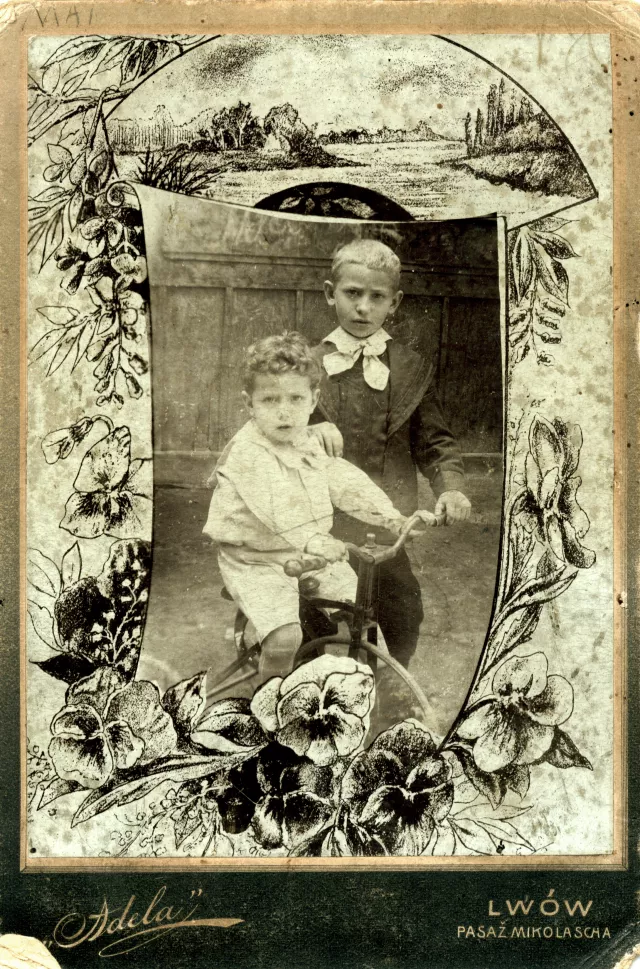 Govshia Loshak and his younger brother