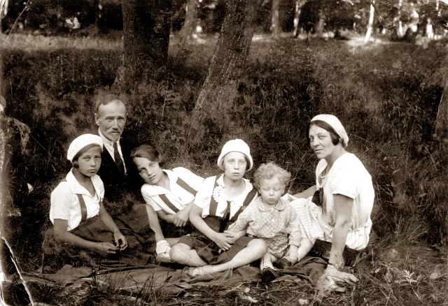 Leib Loshak and family