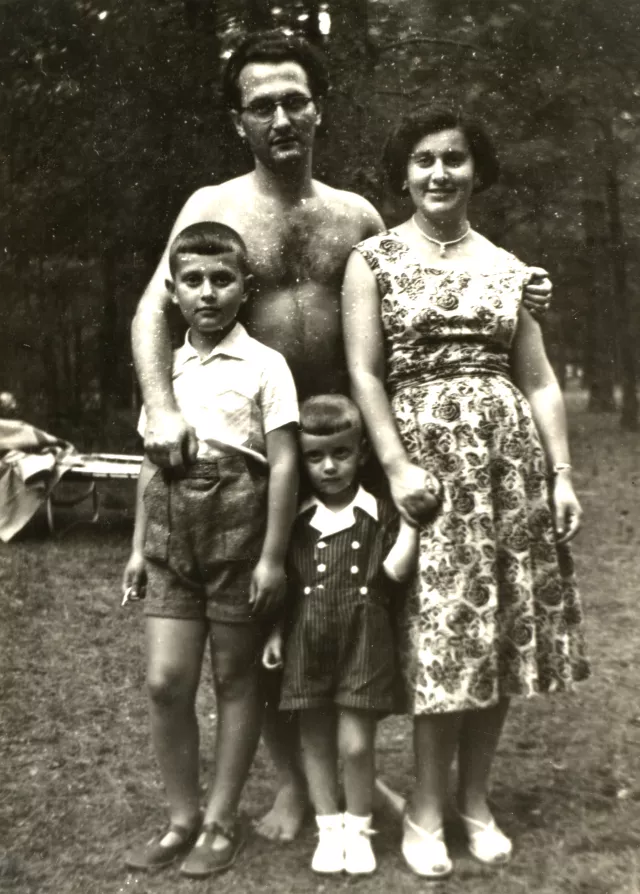 Isroel Lempertas with his wife Polina and sons David and Ilia Isroel Lempertas with his wife Polina and sons David and Ilia