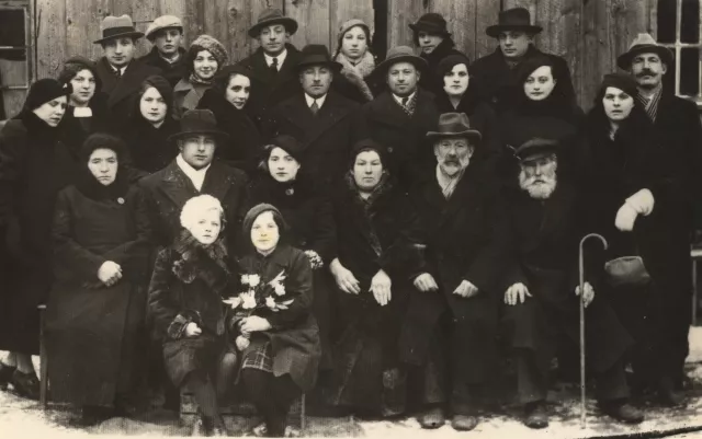 Rafael Genis and his family