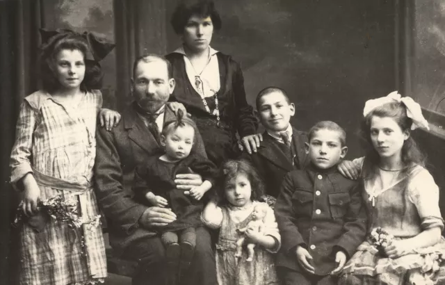 Golda Rupel and her family Golda Rupel and her family