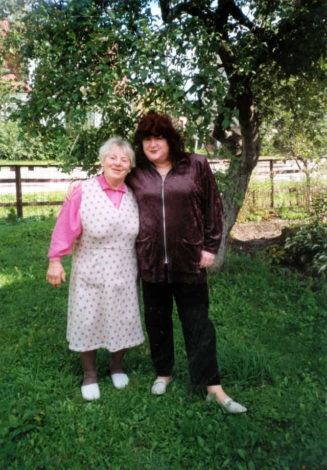 Sara Ushpitsene with her daughter Hanna Rochl Shirman