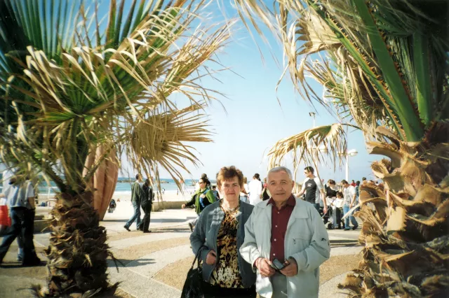 Yankl Dudakas with his wife Sophia Dudakene Yankl Dudakas with his wife Sophia Dudakene