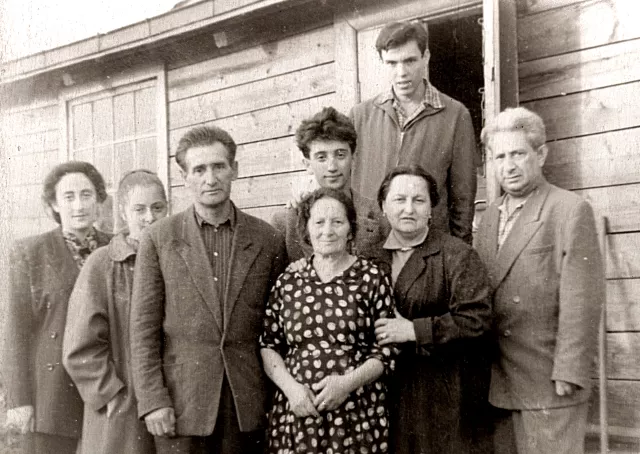 The family of Abram Kopelovich and that of his uncle Ierukhim Beskin  in Vitebsk