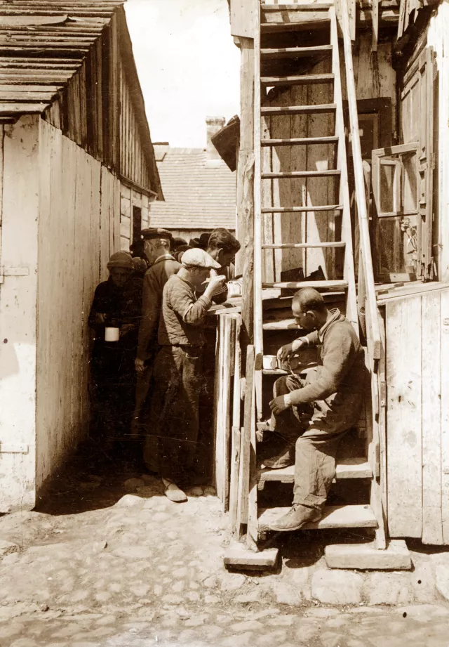 Serving of meals in Opole ghetto