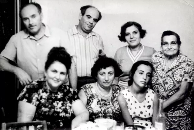 Isaac Rozenfain with his relatives