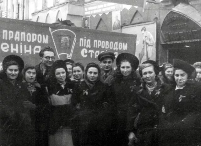 Sarra Shpitalnik with her collegues at the parade on October Revolution Day Sarra Shpitalnik with her collegues at the parade on October Revolution Day