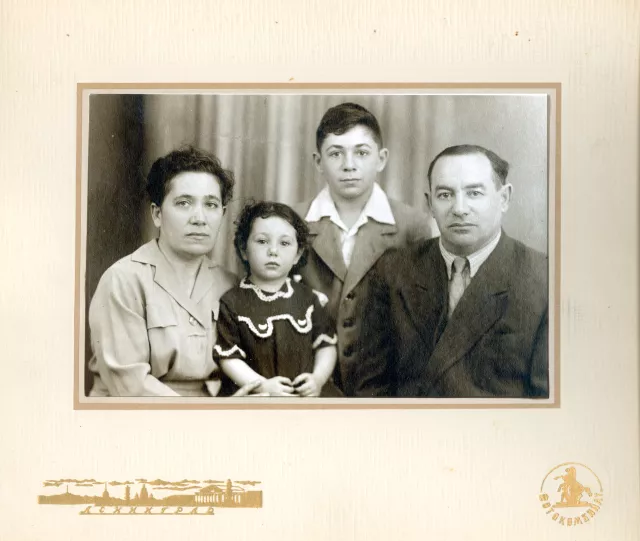 Manya Borukhovna Shneerova, Sophia Shneerova,  Arkady Shneerov, and  Ilya Abramovich Shneerov.