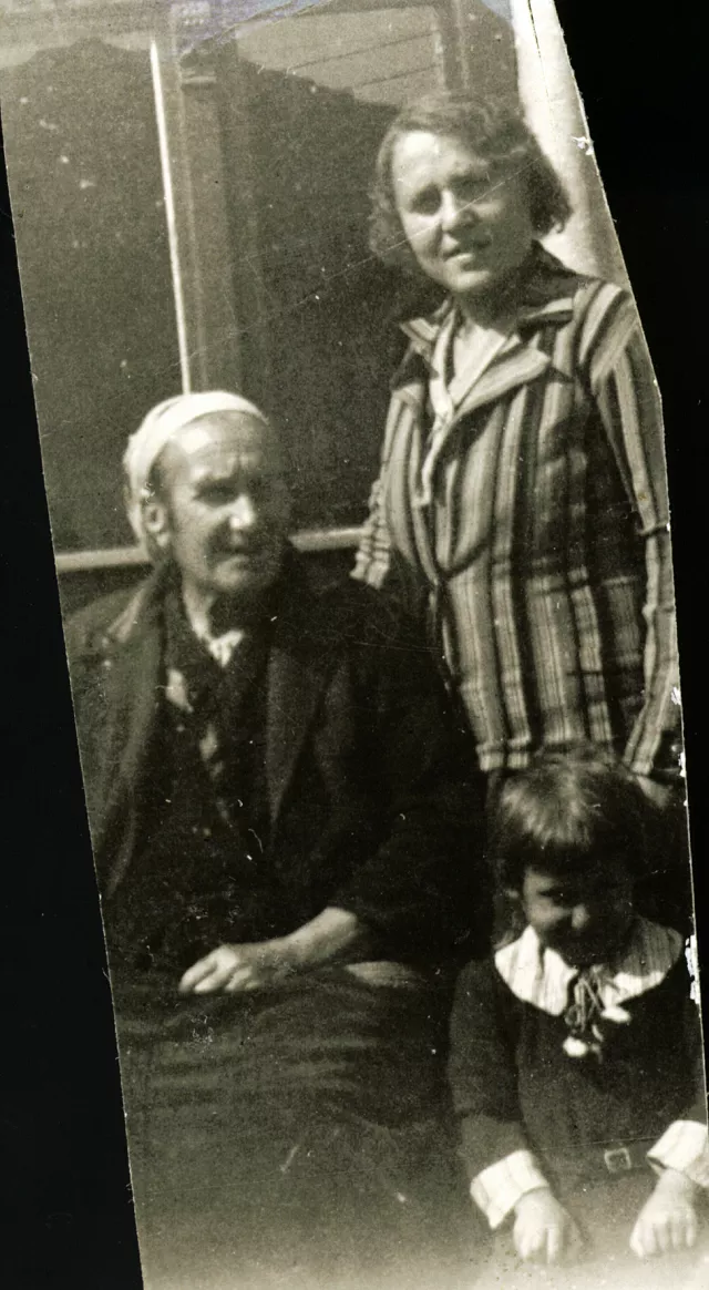 Rahela Navon, Nisim Navon's grandmother, and another relative, Serina Navon