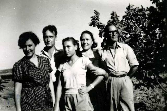 Jeshua Navon, Nisim Navon's paternal uncle, and his family in Pristina Jeshua Navon, Nisim Navon's paternal uncle, and his family in Pristina