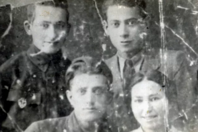 Nachman Elencwajg with his friends