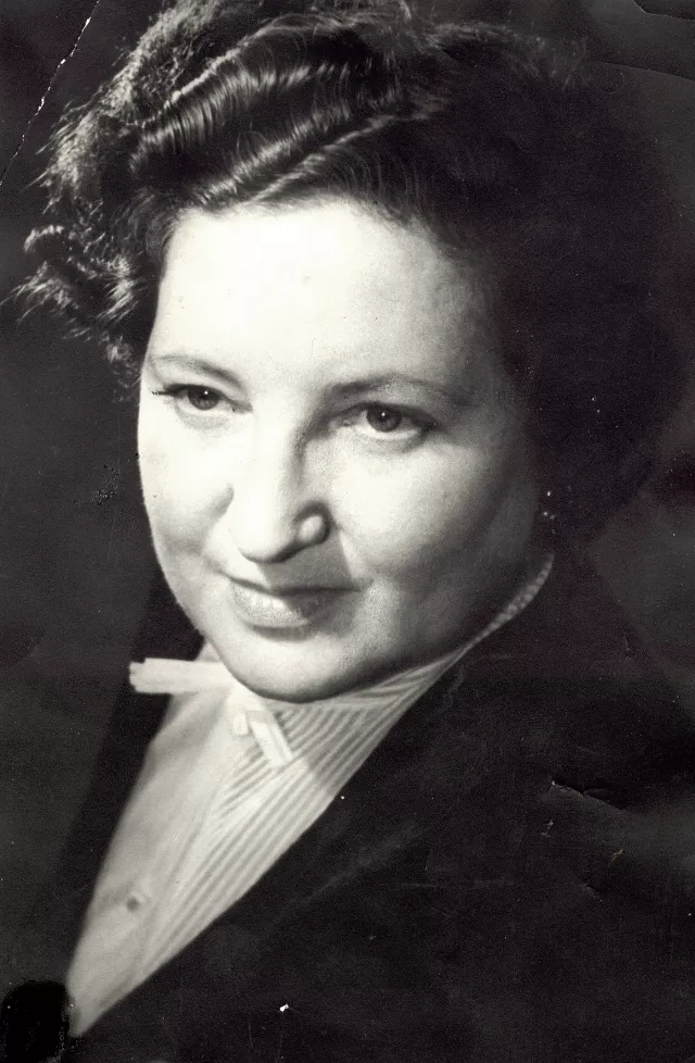 Lubov Ratmanskaya's younger sister Nadya Arefyeva Lubov Ratmanskaya's younger sister Nadya Arefyeva