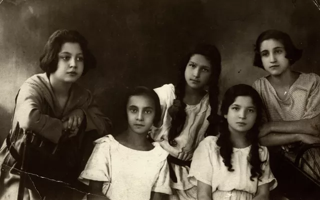 Lubov Ratmanskaya with her sister Vera Bayburova and friends Sonya Grif and Sarah Shkurovich Lubov Ratmanskaya with her sister Vera Bayburova and friends Sonya Grif and Sarah Shkurovich