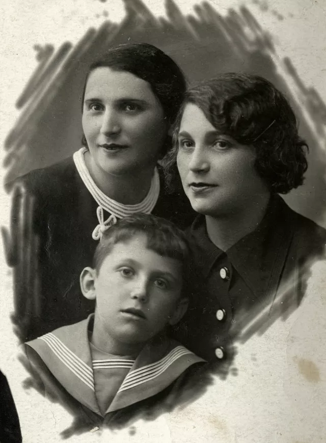 Roman Reznikov, Hanna Reznik and Rieva Rabinovich
