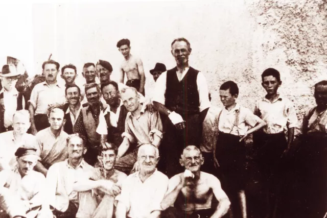 Osias Leinweber with Zvi and David Froim