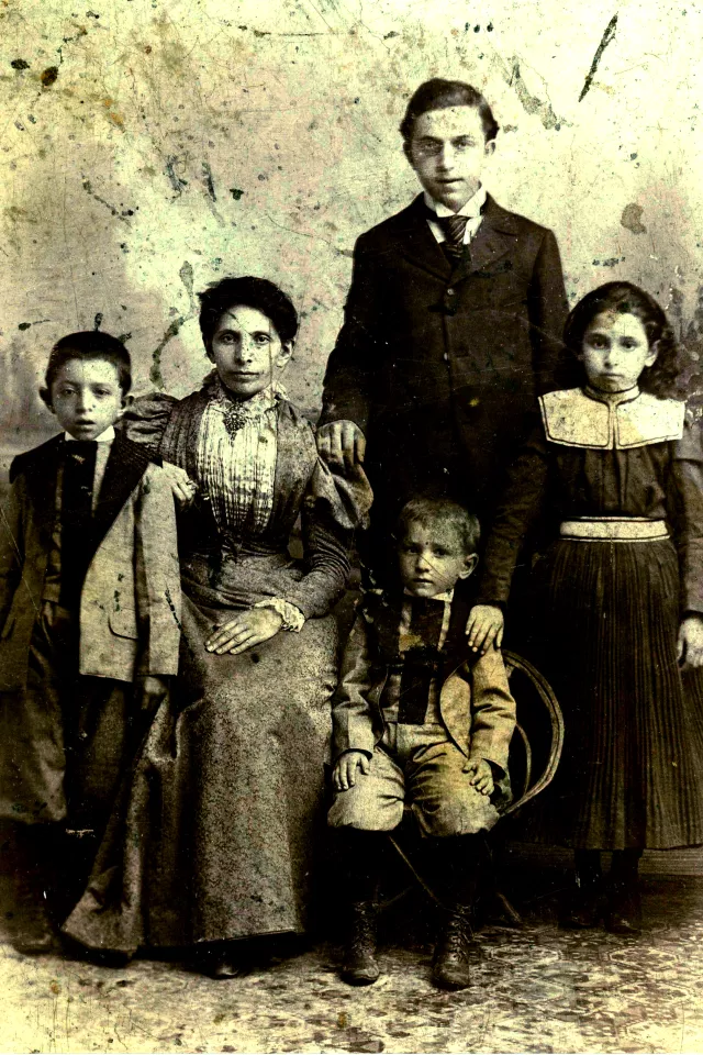 Eva Letzler with her children