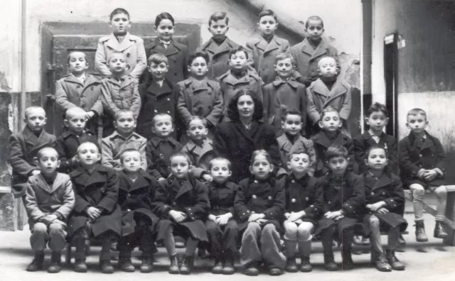 Clara Foldes with pupils