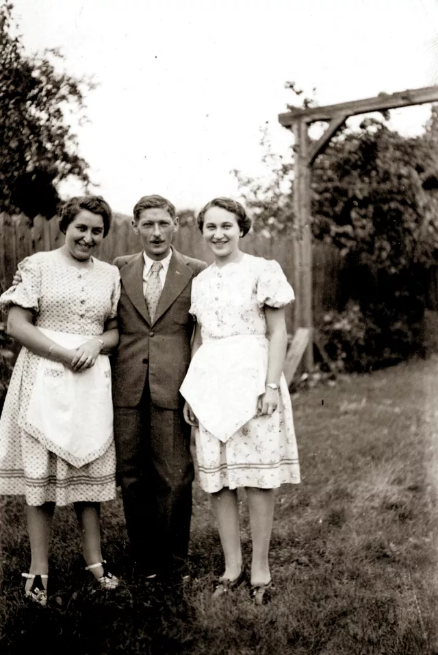 Magdalena Springer, Klara Stern and Ludovic Springer