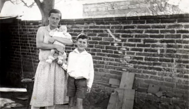 Egon Lovith with his mother and sister