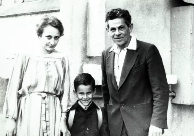 Isac Tinichigiu with his wife Borbala and their son Paul
