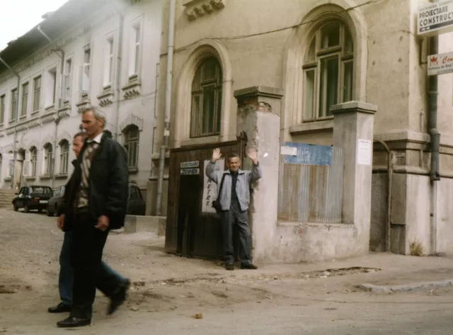 Isac Tinichigiu in front of the police station in Iasi