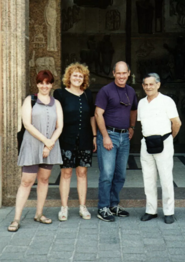 Isac Tinichigiu with his two nieces Leah Weintraub and Zava Unger