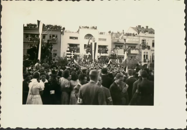 A magyar csapatok bevonulása Marosvásárhelyre 1940-ben A magyar csapatok bevonulása Marosvásárhelyre 1940-ben