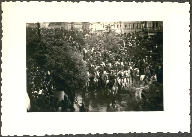 A magyar csapatok bevonulása Marosvásárhelyre 1940-ben A magyar csapatok bevonulása Marosvásárhelyre 1940-ben