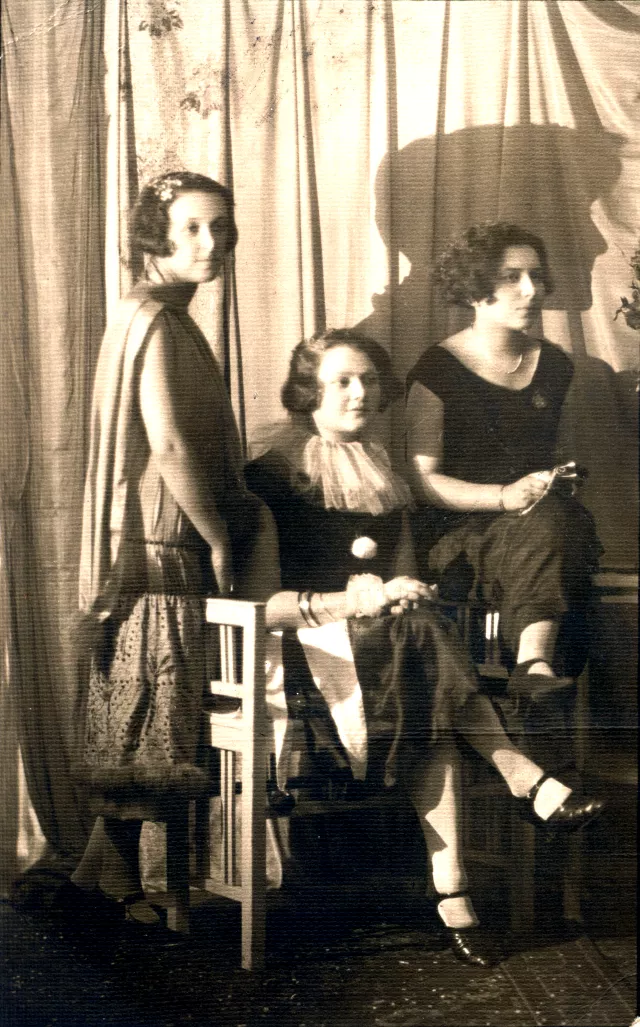 Erdõs Sára, Kandel Magda és Kaufmann Anna