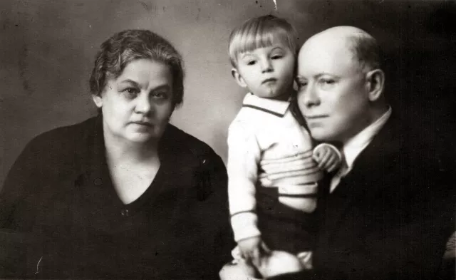 Stefan Guth and his grandparents Stefan Guth and his grandparents