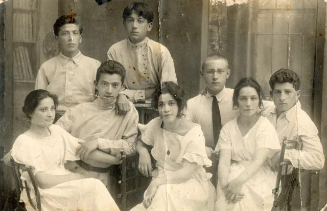 Miriam Meyerovich with her sister Olga and her friends.